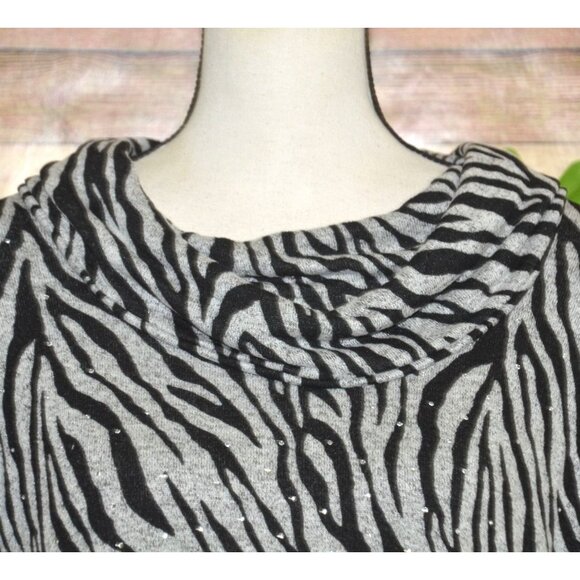 Rebecca Malone Womens Gray Studded Animal Print Cowl Neck Sweater Plus Size 2X - Picture 3 of 10